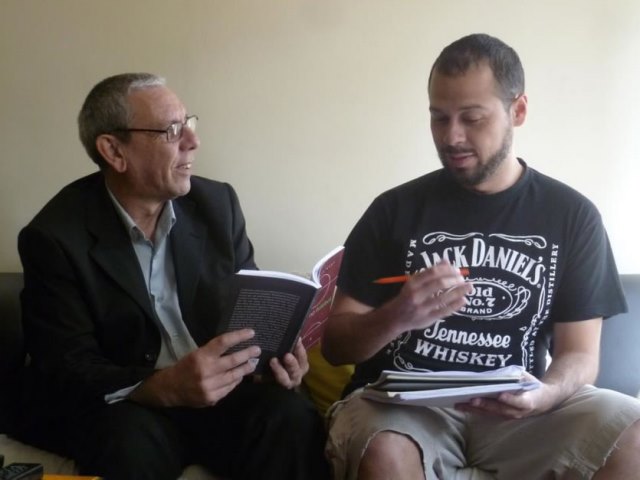 Gustavo aprendeu espanhol para viagens com o Prof. Anibal